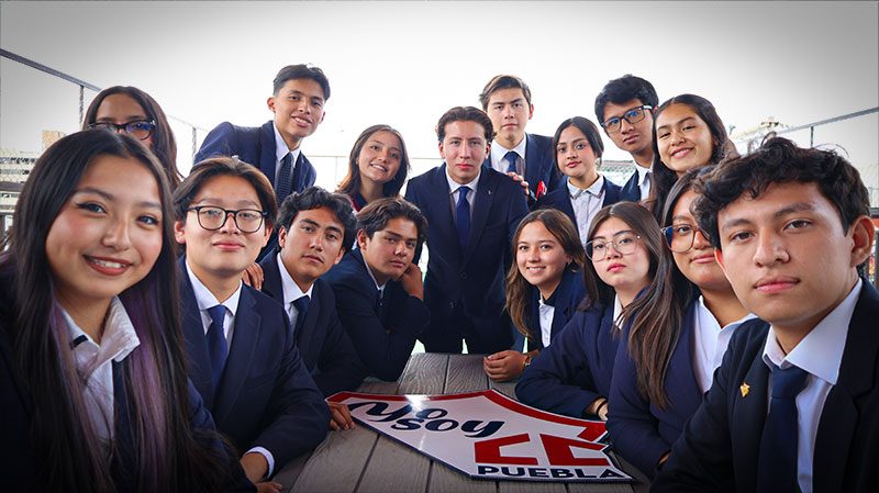 Estudiantes de Bachillerato en actividades académicas