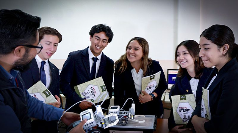 Comunidad estudiantil del Bachillerato del Colegio Central